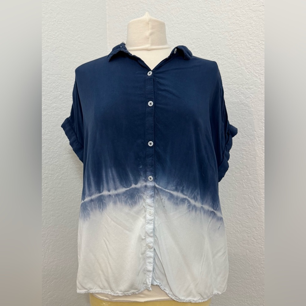 NEW BEACH LUNCH LOUNGE Tie Dye Button-Down Cuffed Cap Short Sleeve Blouse Top L